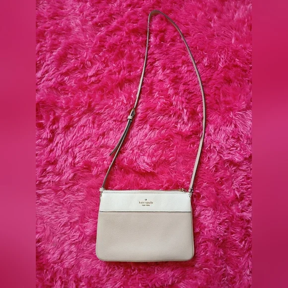 Kate Spade Crossbody, Cream and White Purse, Pebble Leather Bag - Picture 3 of 7
